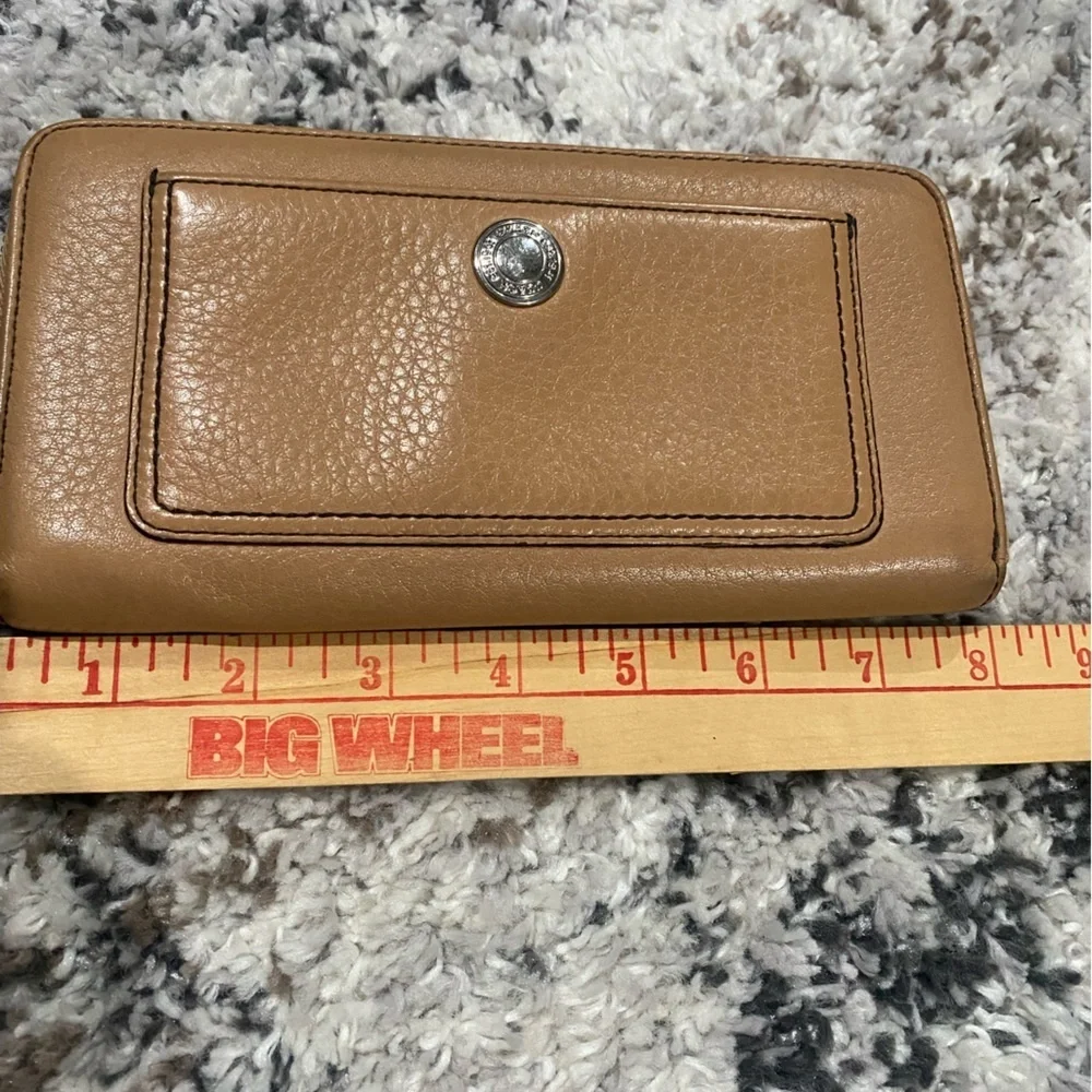 Coach Accordian Zip Wallet‎ Tan Calf Leather